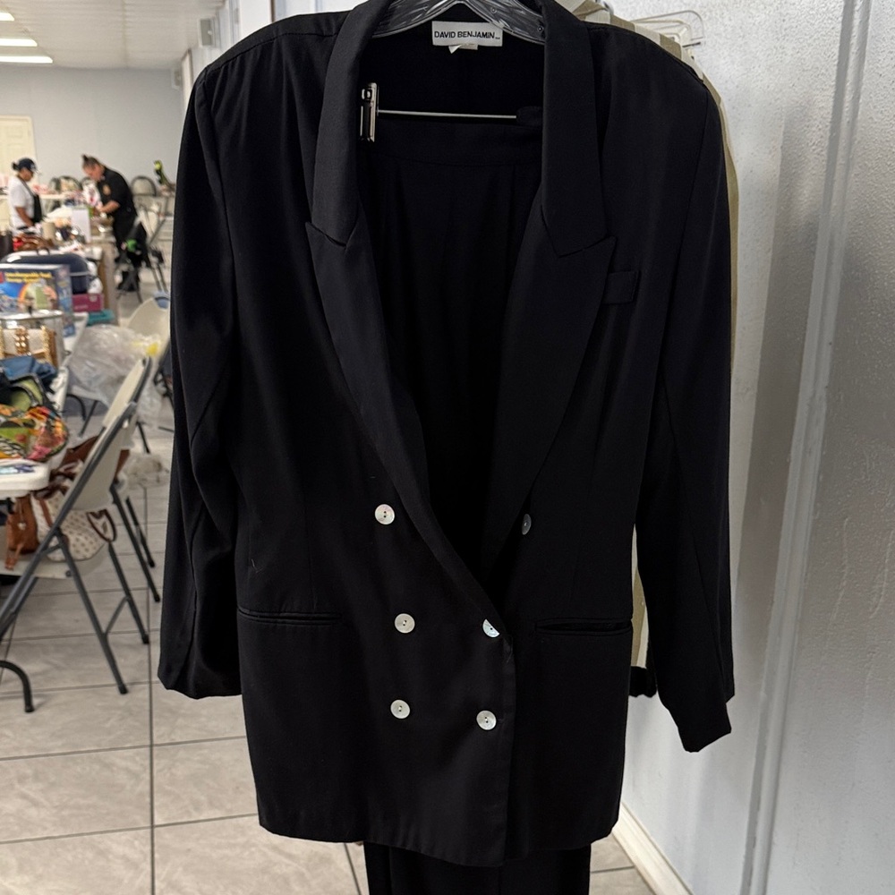 David Benjamin Women's Elegant Black Blazer